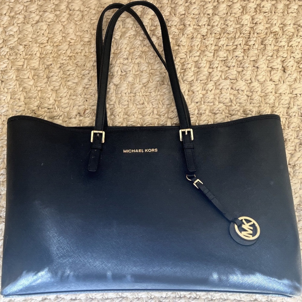 Women's Michael Kors Large Zip Tote Shoulder Bag - Black